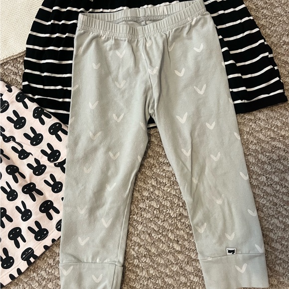 Cute LOT girl clothes/sweaters/dresses - Picture 5 of 6